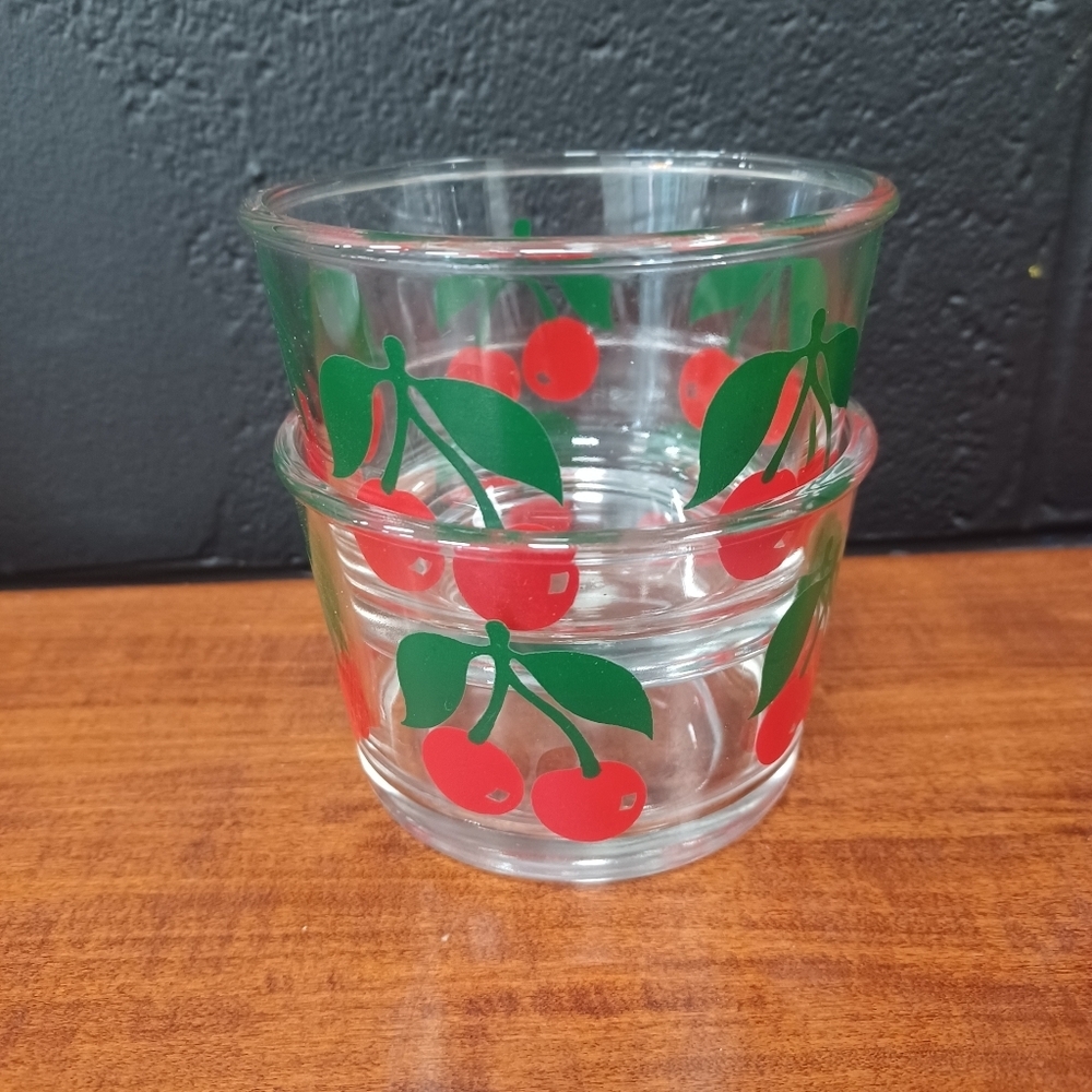 🍒 Vintage Cherry Glass Bowls Set Of 2 - Picture 6 of 7